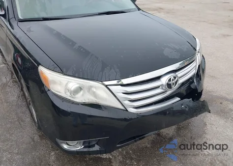 2012 Toyota Avalon Limited z USA, uszkodzony, nr VIN 4T1BK3DBXCU444849